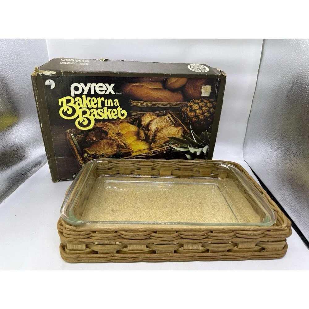VTG 70s PYREX 2330 Baker in a Basket Clear 3 QT Utility Dish & Woven Basket 9x13